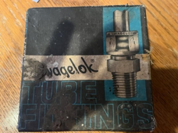 SWAGELOK SS-1210-1-8 STAINLESS STEEL 316 FITTINGS LOT OF 8
