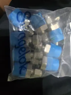 LOT OF 8 SWAGELOK FITTING 1/4
