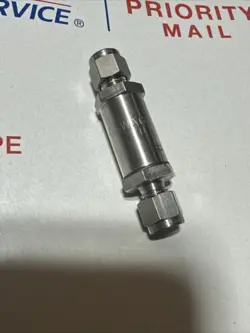 NEW SWAGELOK SS-4F-7 STAINLESS STEEL IN-LINE FILTER 7 MICRON 1/4