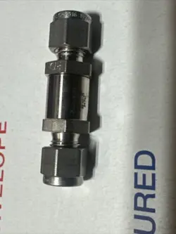 NEW SWAGELOK CHECK VALVE 1/4