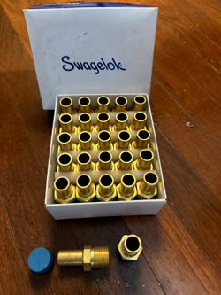 NEW SWAGELOK B-10-TA-1-8 TUBE FITTING MALE 5/8