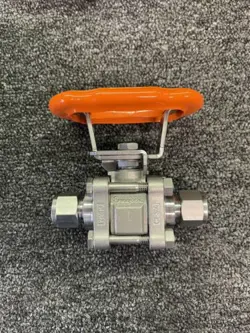 SWAGELOK SS-63TS8-JK