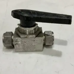 SWAGELOK SS-45S12 HIGH PRESSURE BALL VALVE 2500 PSIG 172 BAR G7T