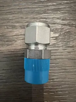 BRAND NEW SWAGELOK STAINLESS STEEL FITTING, 1/2