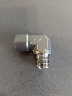 NEW STAINLESS STEEL SWAGELOK SS-8-SE FITTING, ELBOW 1/2