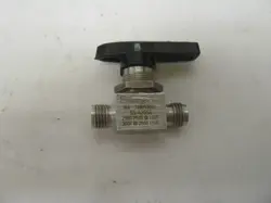 SWAGELOK SS-42GS4 BALL VALVE 1/4 IN TUBE FITTING