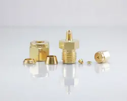 SWAGELOK B-400-6-1  TUBE REDUCING UNION 1/4 IN X 1/16 IN OD TUBE COMPRES FITTING