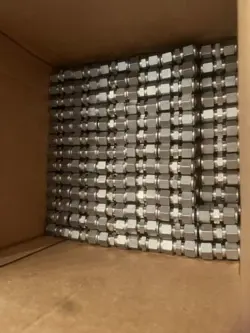 1 LOT OF 147! SWAGELOK STAINLESS STEEL UNION FITTING, 1/2