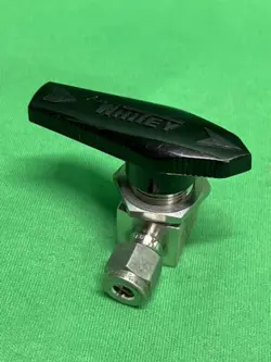 QUARTER TURN STAINLESS