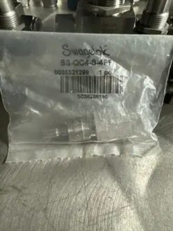 NEW SWAGELOK SS-QC4-S-4PF QUICK CONNECT 1/4 FNPT