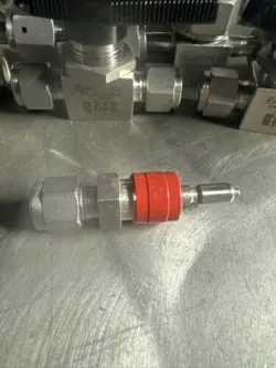 ????????NEW SWAGELOK SS-QC4-D-400