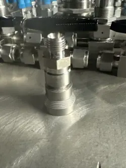 ????????SWAGELOK PATD - SS-QC4-B-400 - QUICK TUBE CONNECT ????????