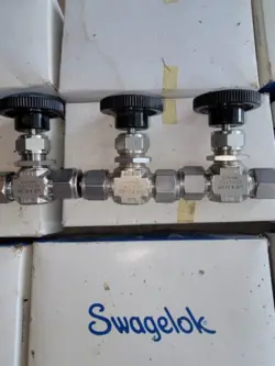 SWAGELOK  TUBE STAINLESS STEEL BONNET NEEDLE VALVE SS-1VS8