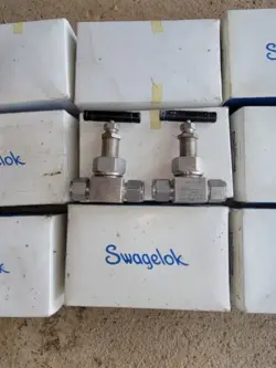 SWAGELOK STAINLESS STEEL BLOWDOWN NEEDLE VALVE, 1/2 IN. SS-6DBS8