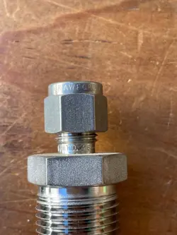 SS-400-1-8 MALE CONNECTOR
