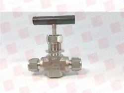 SWAGELOK SS-18RS8 / SS18RS8 (NEW NO BOX)
