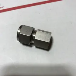 NEW SWAGELOK FEMALE PIPE CONNECTOR 1/2