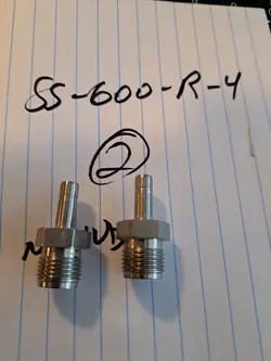 LOT OF2 SS-600-R-4 SWAGELOK FITTING STAINLESS STEEL