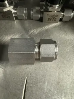 1- SWAGELOK STAINLESS STEEL CONNECTOR, 1/2