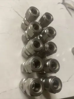 LOT-10 SWAGELOK STAINLESS STEEL UNION FITTING, 1/2