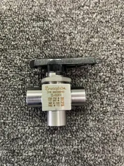 SWAGELOK 3-WAY BALL VALVE 316 STAINLESS 2500PSI  SS-43GXF4