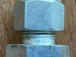 SWAGELOK S-600-1-8 MALE CONNECTOR TUBE X 1/2 MALE PIPE 21PCS