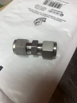 NEW SWAGELOK SS-600-6  ,  3/8 UNION ,316 STAINLESS STEEL