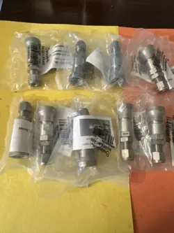SWAGELOK FITTINGS SS-QC4-B1-400 QUANITY 9 PCS FOR THIS LOT