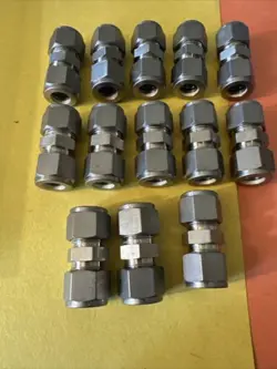 SWAGELOK FITTINGS SS-810-6 QUANITY 13 PCS THIS LOT