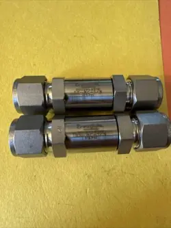 SWAGELOK FITTINGS SS-8C-1/3 QTY 2