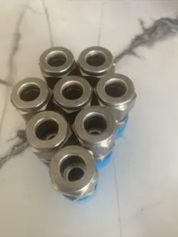 LOT-7 SWAGELOK STAINLESS STEEL FITTING, 3/8