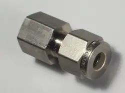 1 - SWAGELOK STAINLESS STEEL CONNECTOR, 1/4