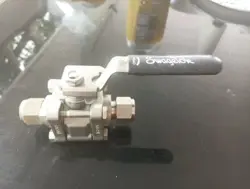 SWAGELOK SS-63TS8 1/2 TUBING- BALL VALVE  - NEW