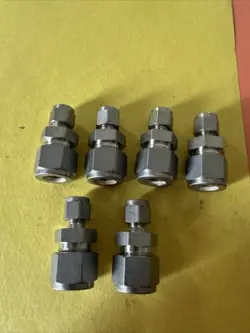 SWAGELOK FITTINGS SS-810-6-4 QUALITY 6 PCS IN THIS LOT