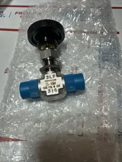 NEW SWAGELOK , SS-1RM4 , REGULATING VALVE , 5000 PSI , 1/4