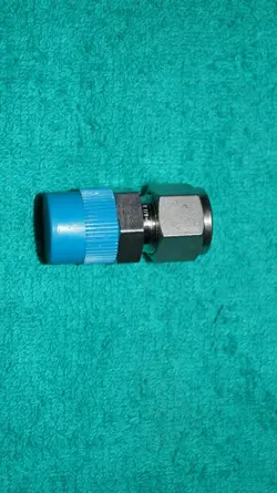 SWAGELOK MALE CONNECTOR 1/2 IN. TUBE OD X 1/2 IN. MALE NPT (SS-810-1-8)