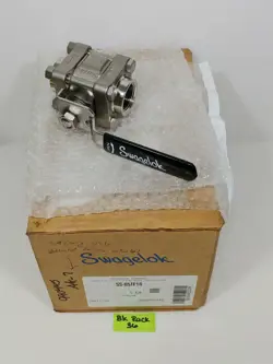 NEW SWAGELOK BALL VALVE 1 FNPT SS-65TF16