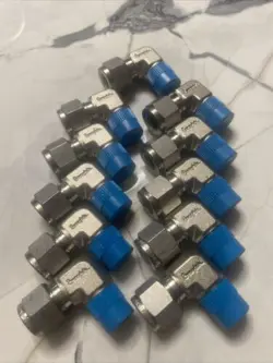 LOT-11PC SWAGELOK STAINLESS STEEL FITTING, 3/8