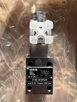 PARKER D1SE30BNJW HYDRAULIC VALVE NEW FEDEX