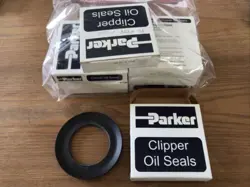 PARKER CLIPPER OIL SEAL 1QTR17 (LOT OF 7) (LA13O)