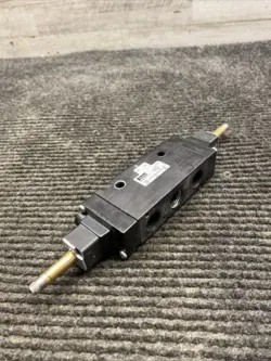 PARKER B622BB553A SOLENOID AIR CONTROL VALVE, 120V AC