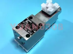 NEW PARKER D1SE83BNJW HYDRAULIC VALVE DHL FAST DELIVERY.