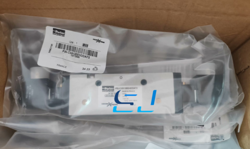 BRAND NEW PARKER P2LCX513EEHDDA72 PNEUMATIC VALVE P2LCX513EEHDDA72