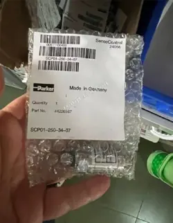 SCP01-250-34-07 PARKER NEW FAST SHIPPING BY DHL