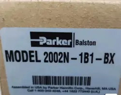 PARKER 2002N-1B1-BX PNEUMATIC FILTER .NEW IN BOX