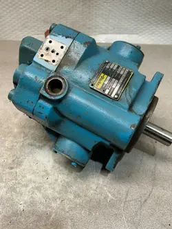 USED PARKER VARIABLE VOLUME PISTON PUMP 23 CC/REV 3000 PSI   PVP2330RM20