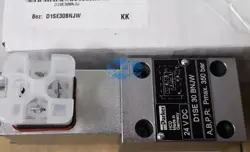 1PC NEW IN BOX PARKER D1SE30BNJW SOLENOID VALVE DHL SHIPPING