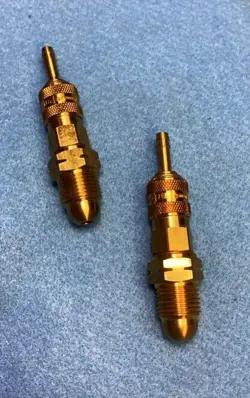 PARKER COUPLING WITH VALVE,OVERALL LENGTH  3 1/8 **LOT OF 2**
