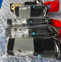 NEW 1PCS IN BOX PARKER KURODA PCS245-NB-D24 SOLENOID VALVE PCS245-NB-D24**