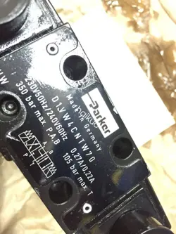 D1VW4CNTW70 NEW PARKER VALVE
